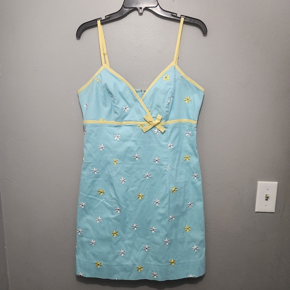 Lilly Pulitzer Dresses & Skirts - Lilly Pulitzer Vintage Light Blue and Yellow Embroidered Floral Dress Size 10